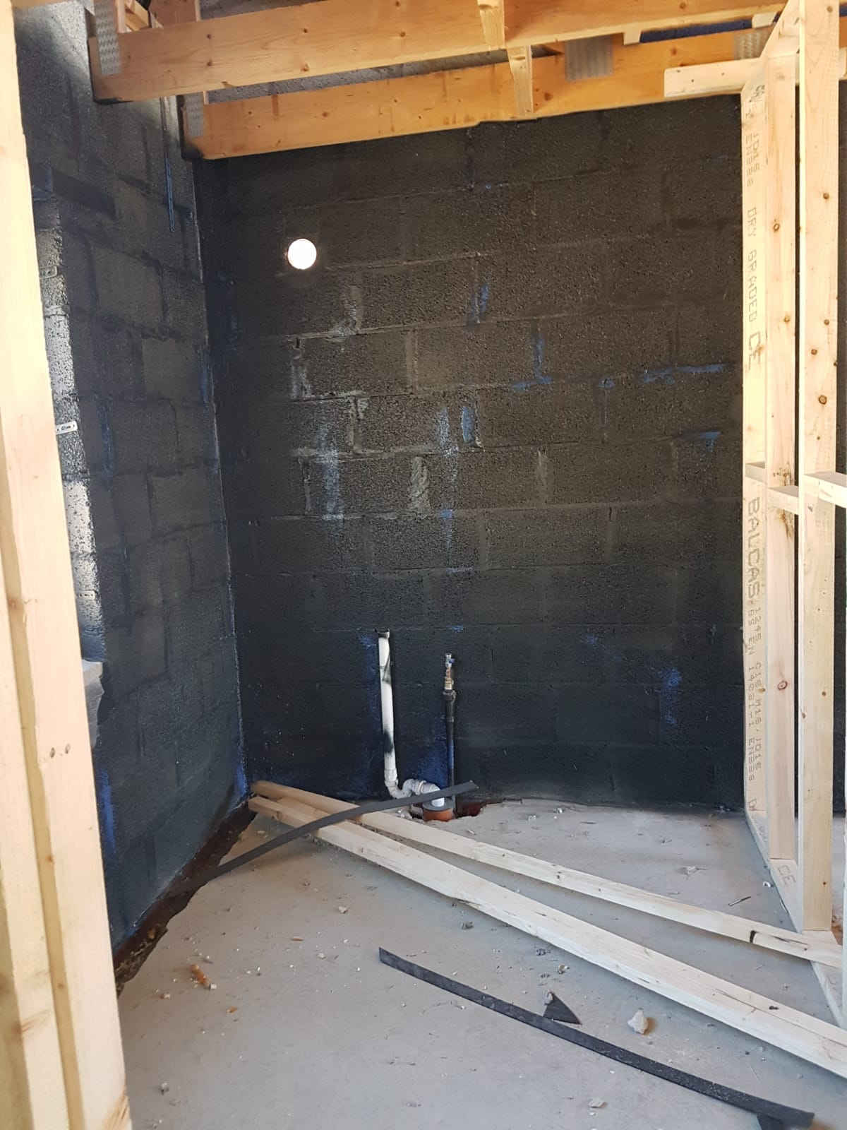 Pipes Wall Airtightness